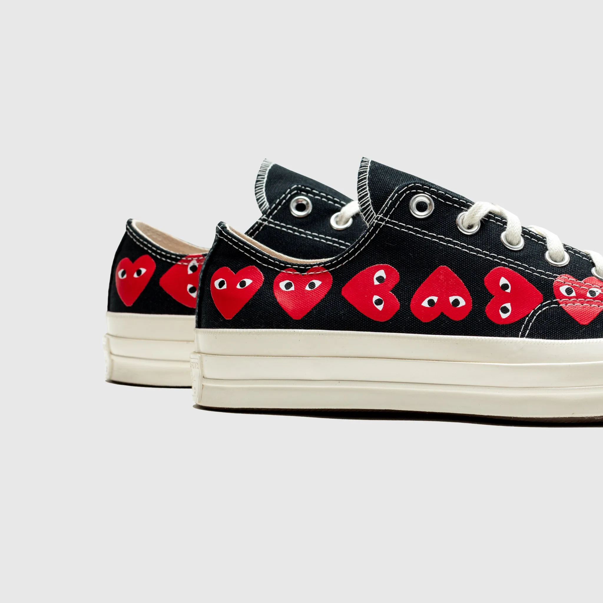 CHUCK TAYLOR ALL-STAR '70 OX "BLACK/RED MULTI HEART"