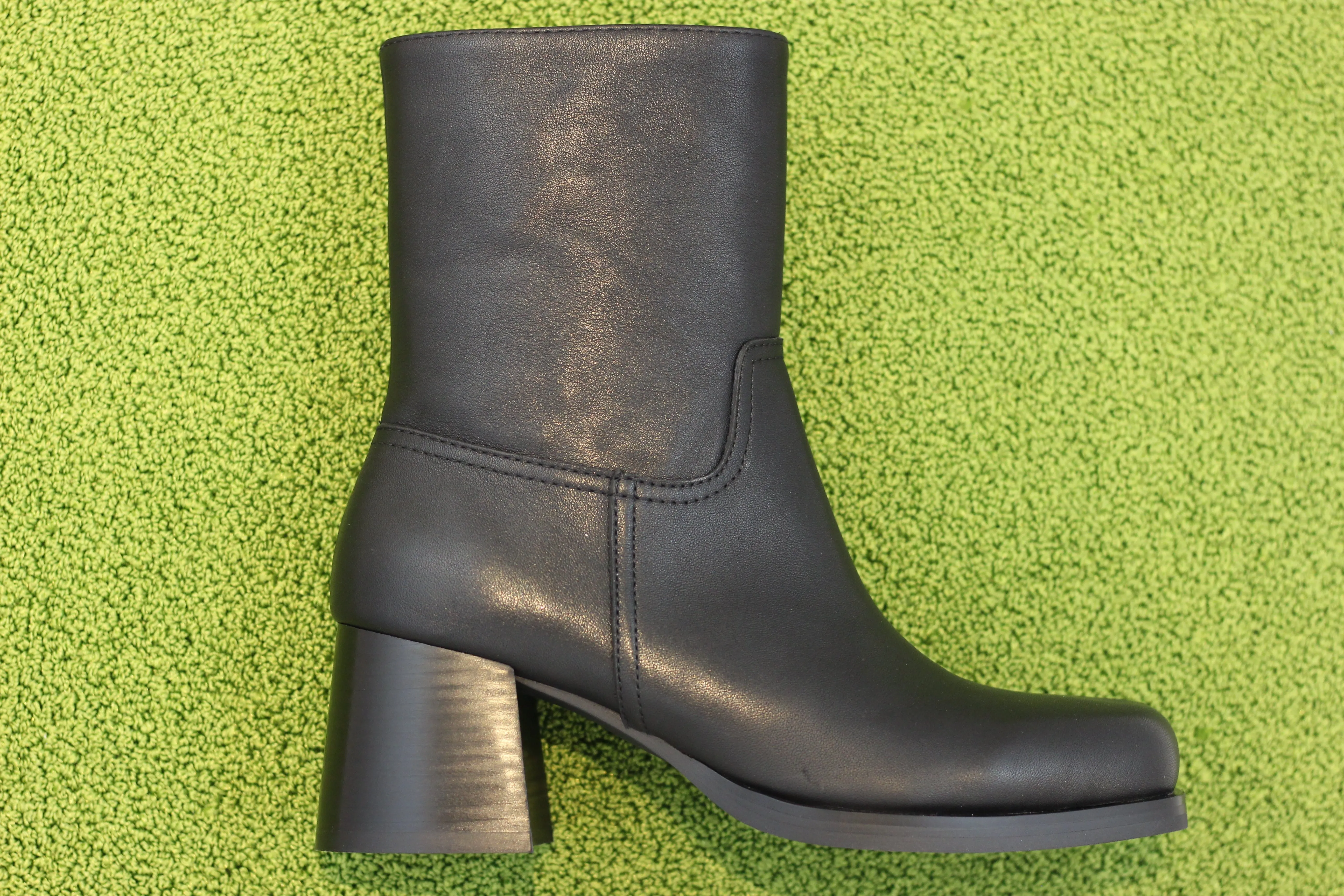 Women's Vico Zip Boot - Black Calf